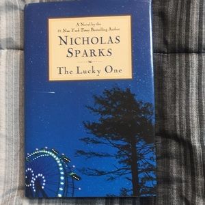 ☀️3/$10☀️ The lucky one book